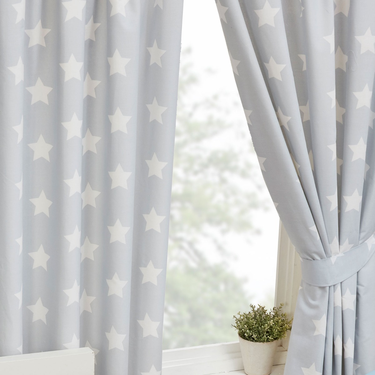 Grey and White Stars Lined Curtains